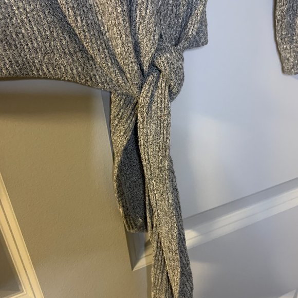 Ann Taylor Factory White and Black Tie Front Top, Size M - Picture 4 of 6